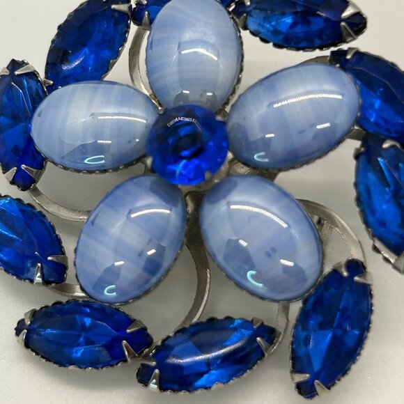 Vintage Blue Cabochon Brooch Rhinestone Floral Acrylic Plastics1940s-1950s Rivet - Picture 13 of 15